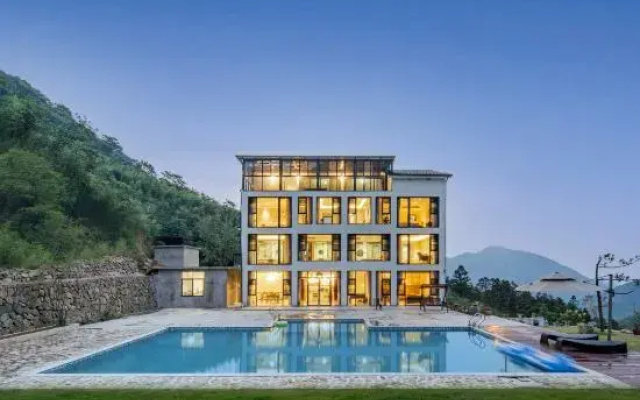 Mid-mountain Cloudland · Misty Cool Stream Mountain View Homestay