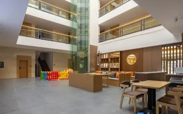 Quanyue Smart Hotel (The Old Town of Lijiang)