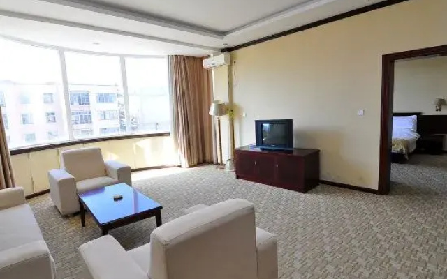 Luo Ping'an Xinju Express Hotel