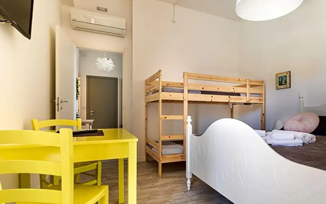 Bed and Breakfast Bric & Brac