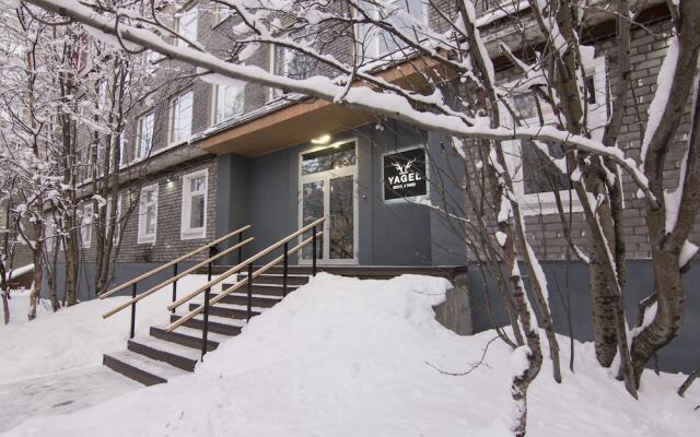 Гостиница YagelHostel в Мурманске отзывы, цены и фото номеров - забронировать гостиницу YagelHostel онлайн Мурманск вид на фасад