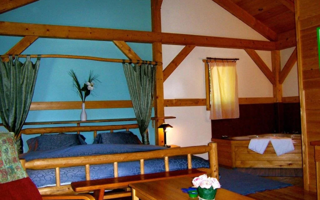 Alexa Chalets - Timber Inn & Restaurant