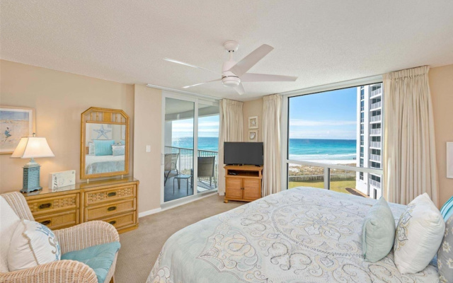 Shoreline Towers 1055 2 Bedroom Condo