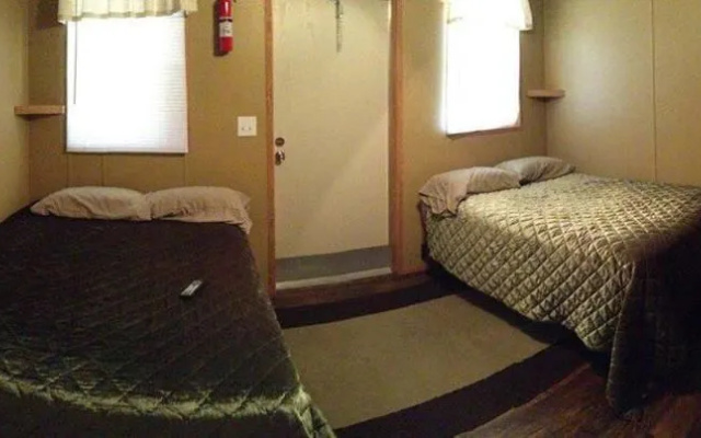 Shady Oaks Cabins & RV Park