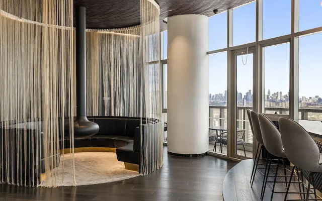 High-rise Balcony Unit With City Views, Gym, Pool