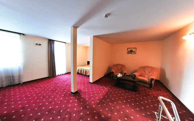 Hotel Magic Trivale