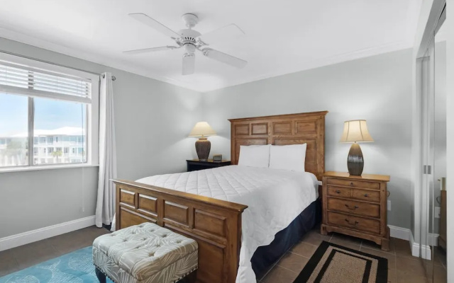 Sunset Harbor Palms 2-301