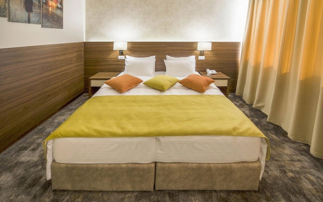 Hotel Marshal