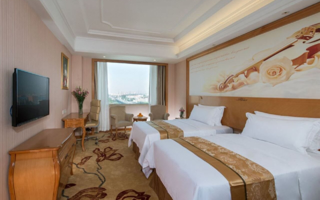 Vienna Hotel (Guangzhou Airport Road Huangshi)