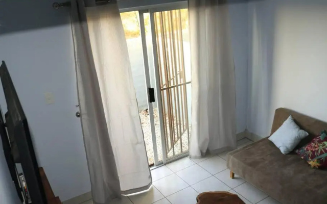 Cozy 2 bedroom loft close to the city centre.