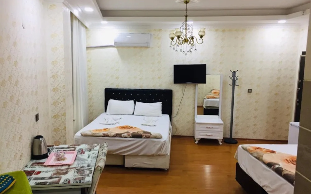 Deluxe Royal Apart