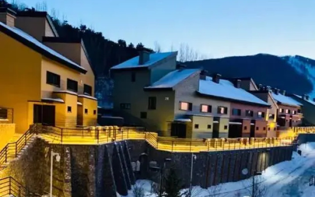 Xunjian・Xueshijian | The Beauty of The East Villa (Songhua Lake Ski Resort Branch)