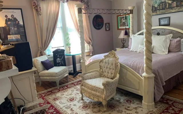 Inn Upon Moon River Plantation