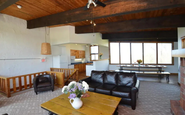 6 Bed Blue Mountain Chalets