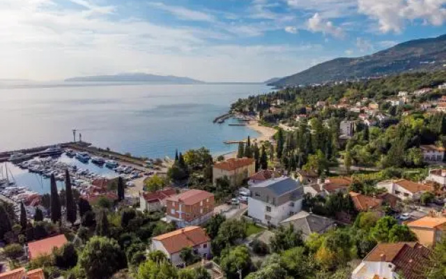 Apartments Rona Ičići
