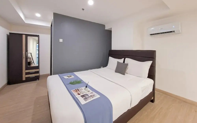 Comfy Dan Warm Studio Soho At Collins Boulevard Apartment