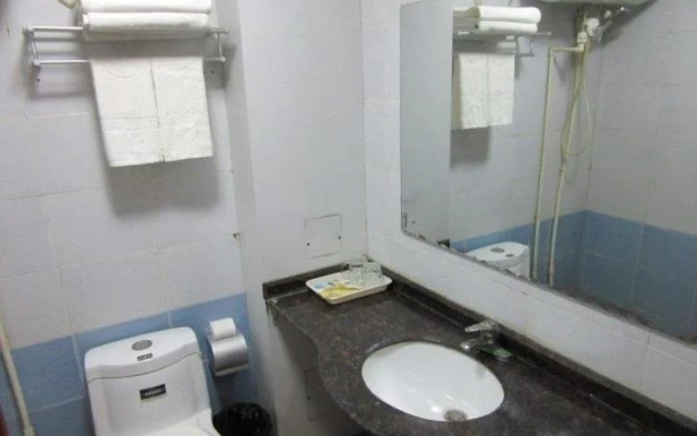 Changcheng Busines Hotel