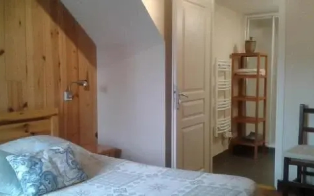 Relais de la Vallee de L'ource