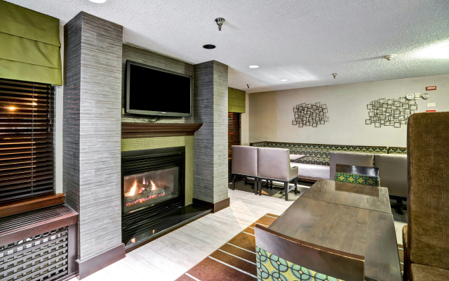 Hampton Inn State College