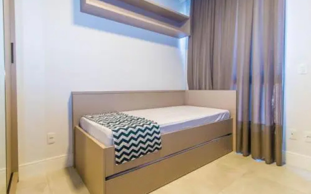 Ed. Porto Madero. Apartamento alto padrão próximo a Praia de Bombinhas!