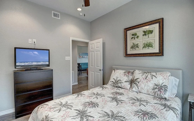 Island 46 3 Bedroom Condo