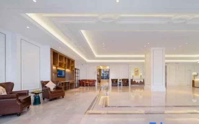 Vienna International Hotel (Shaoguan High speed Railway Station Square Branch)