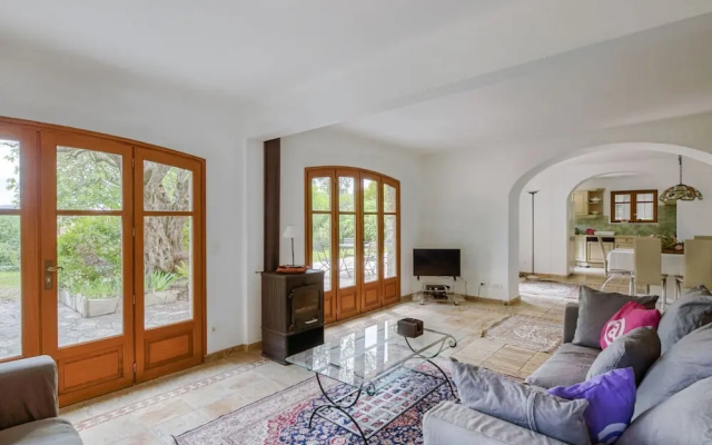 Plush Holiday Home in Tourrettes With Private Swimming Pool