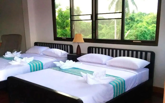 RedDoorz Sripiamsuk Resort Bangkok