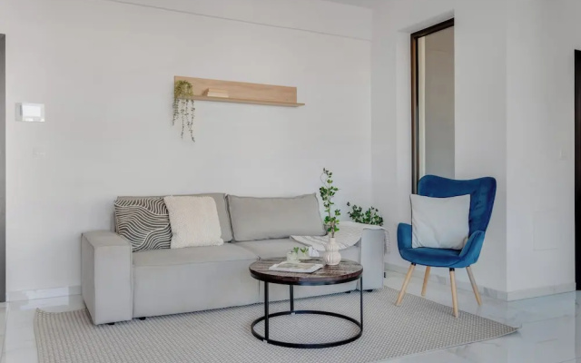 Sanders Palama - Cute 2-bdr Penthouse Apt