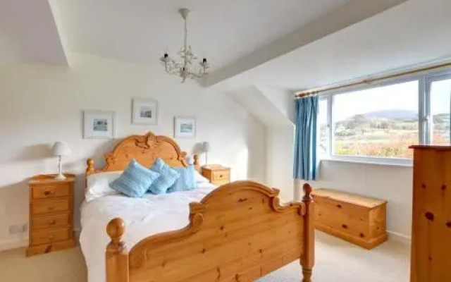 3 Tyn Llan