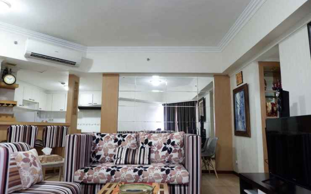 3BR Strategic and Classic Sudirman Tower Condominium By Travelio