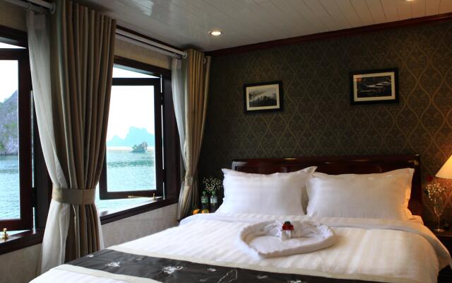 Отель Phoenix Luxury Cruise комната для гостей