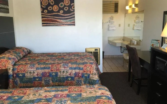 Tropics Motor Hotel