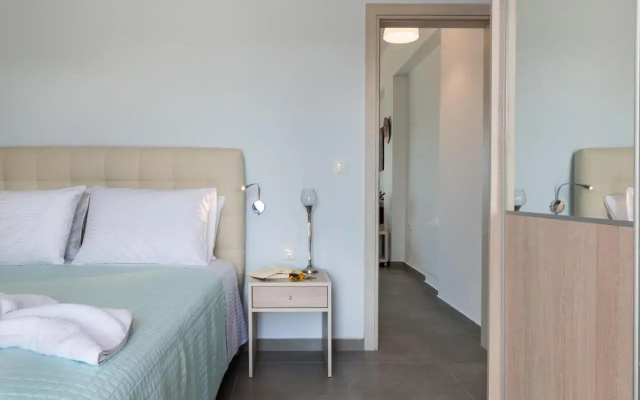 Niovi Seaside Suites