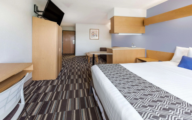 Microtel Inn & Suites by Wyndham Ardmore