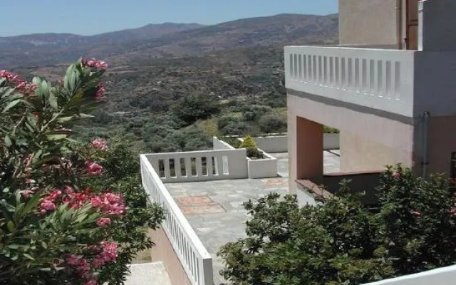 Eriki Studios & Apartments
