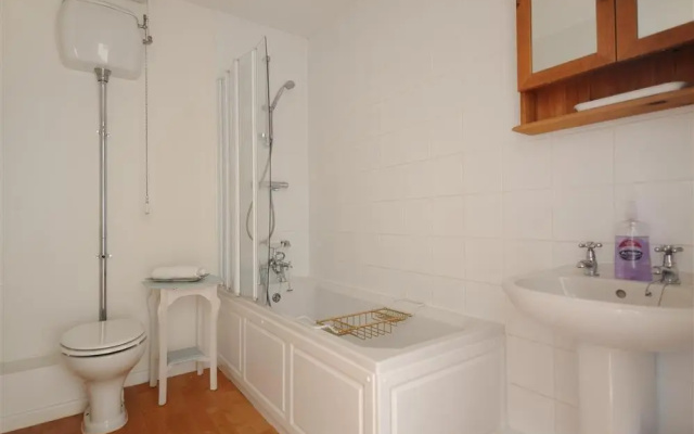 2 Kersbrook Gardens