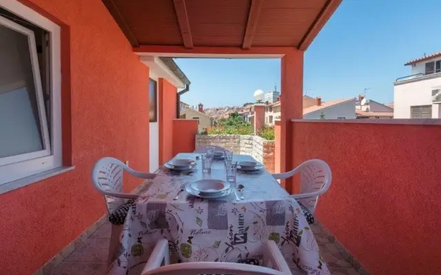 Pleasant Oriana Apartment near Sea