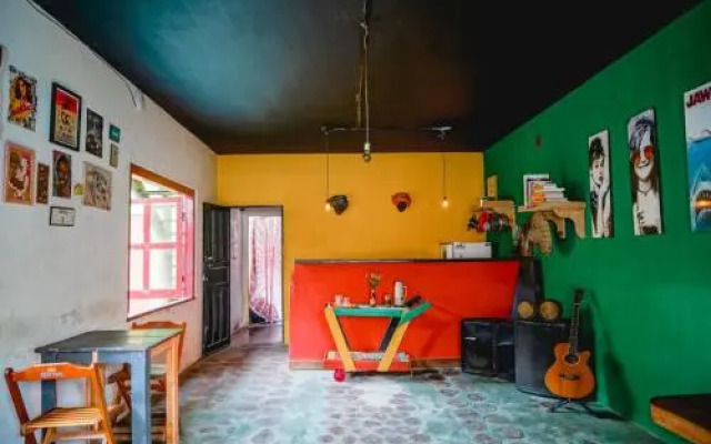 Hostel Roots