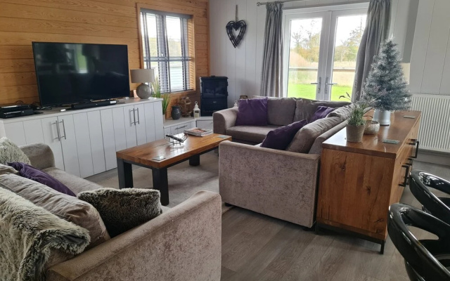 Charming 3-bed Lodge in Bury Saint Edmunds