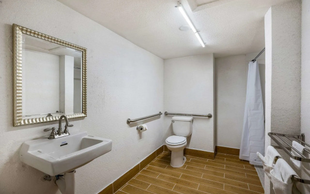 OYO Hotel Orlando Airport