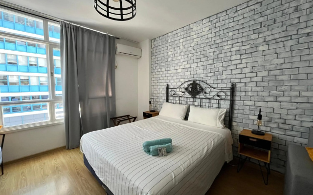 Avenue Apart Studio