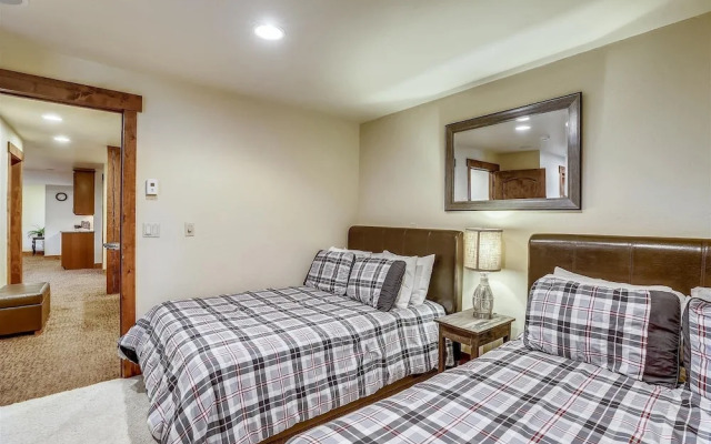 Highlands Getaway 4 Bedroom Home by RedAwning