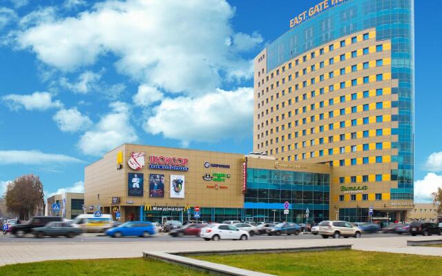 Гостиница East Gate вид на фасад