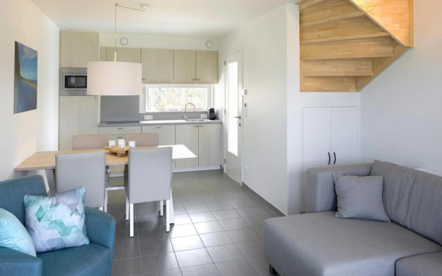 Modern Holiday Home, Near the Sea