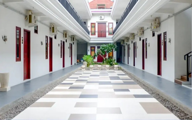 Kusuma Guest House Jombang RedPartner near Station Jombang