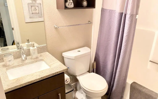 HOLYWOOD HILLS !!! 2BED Studio !!!