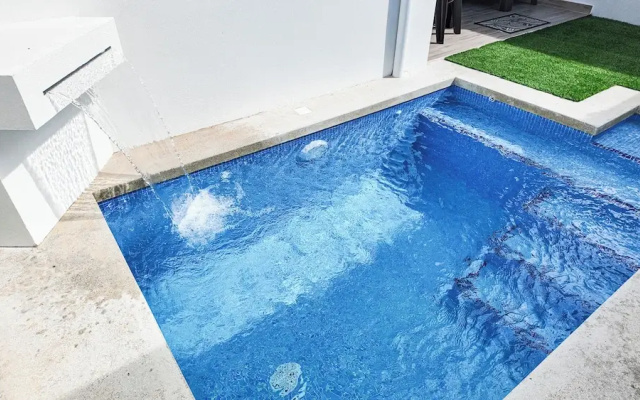 Macaw House with private pool
