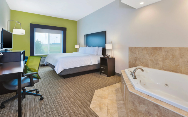 Holiday Inn Express & Suites Effingham by IHG