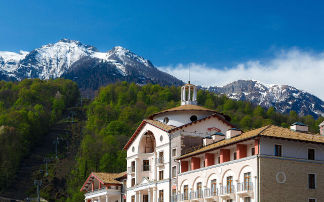 Гостиница Courtyard Marriott Sochi Krasnaya Polyana